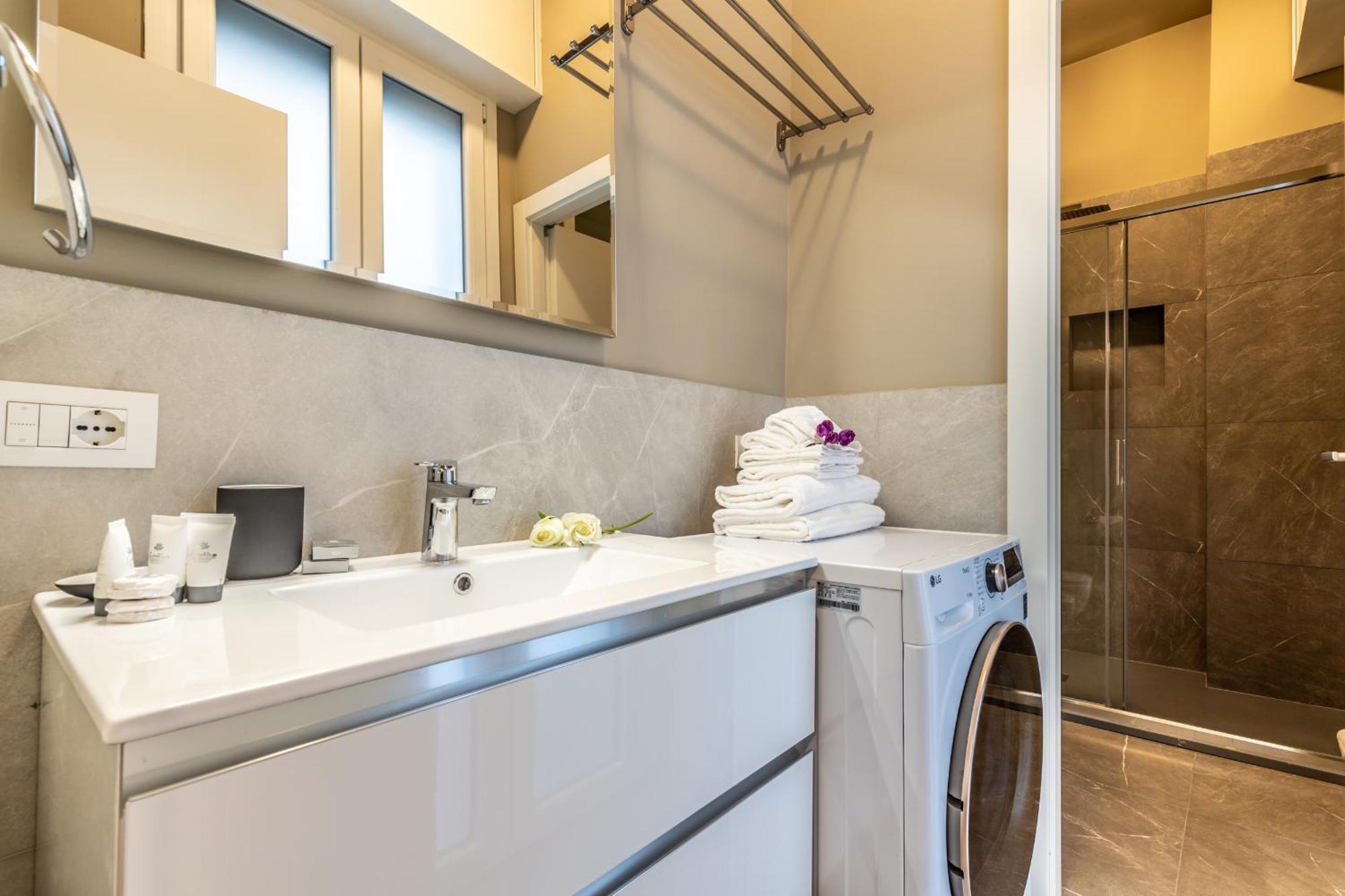 Stayeasy Quadronno33 - 3 Bedrooms, 2 Baths - Duomo Walking Distance Milano Ngoại thất bức ảnh